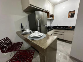 Lindo apartamento de 2/4 com ar condicionado em prédio familiar